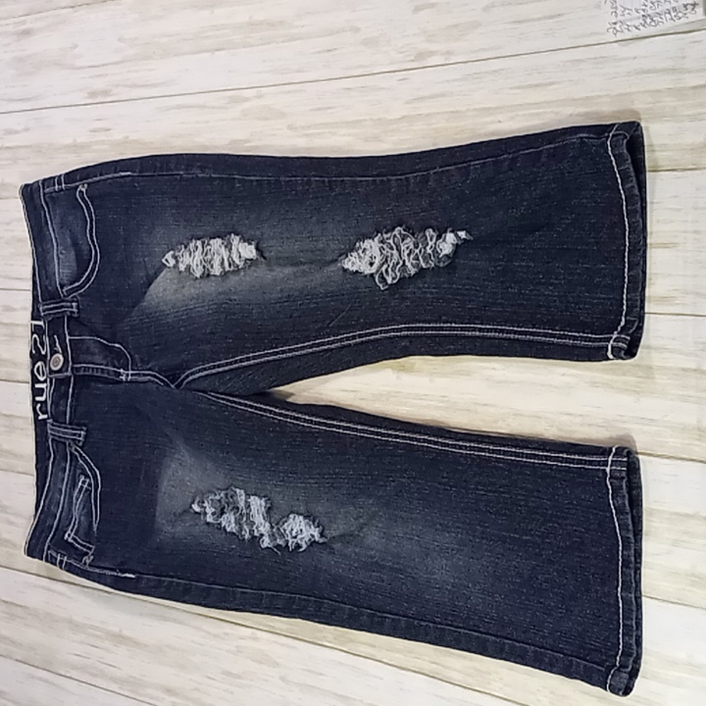 rue 21 Distressed Jean Capris 7/8 - Picture 10 of 16
